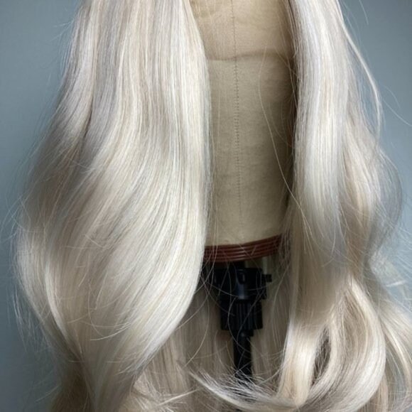 Blonde Lace Front Wig - Picture 9 of 10